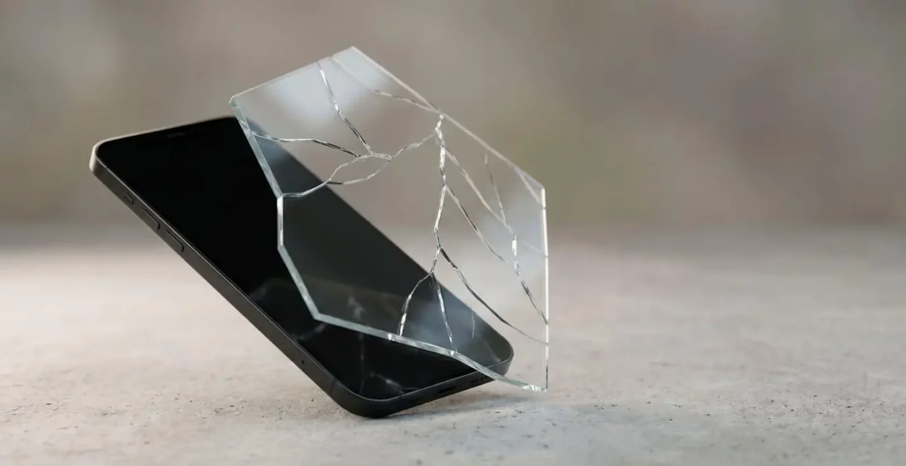 Smartphone with security vulnerability warning in minimalist setting